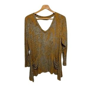 LOGO Lori Goldstein Tunic Top Womens 1X Mustard Animal Print Sharkbite Pockets